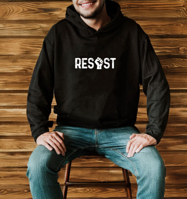 Resist - Anti Trump T-Shirt